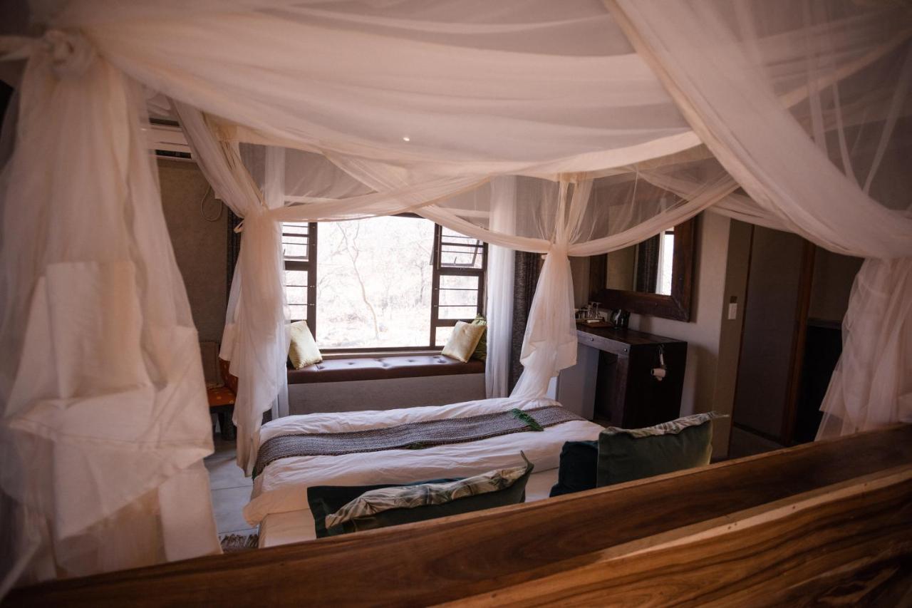 Toshari Lodge Okaukuejo Extérieur photo