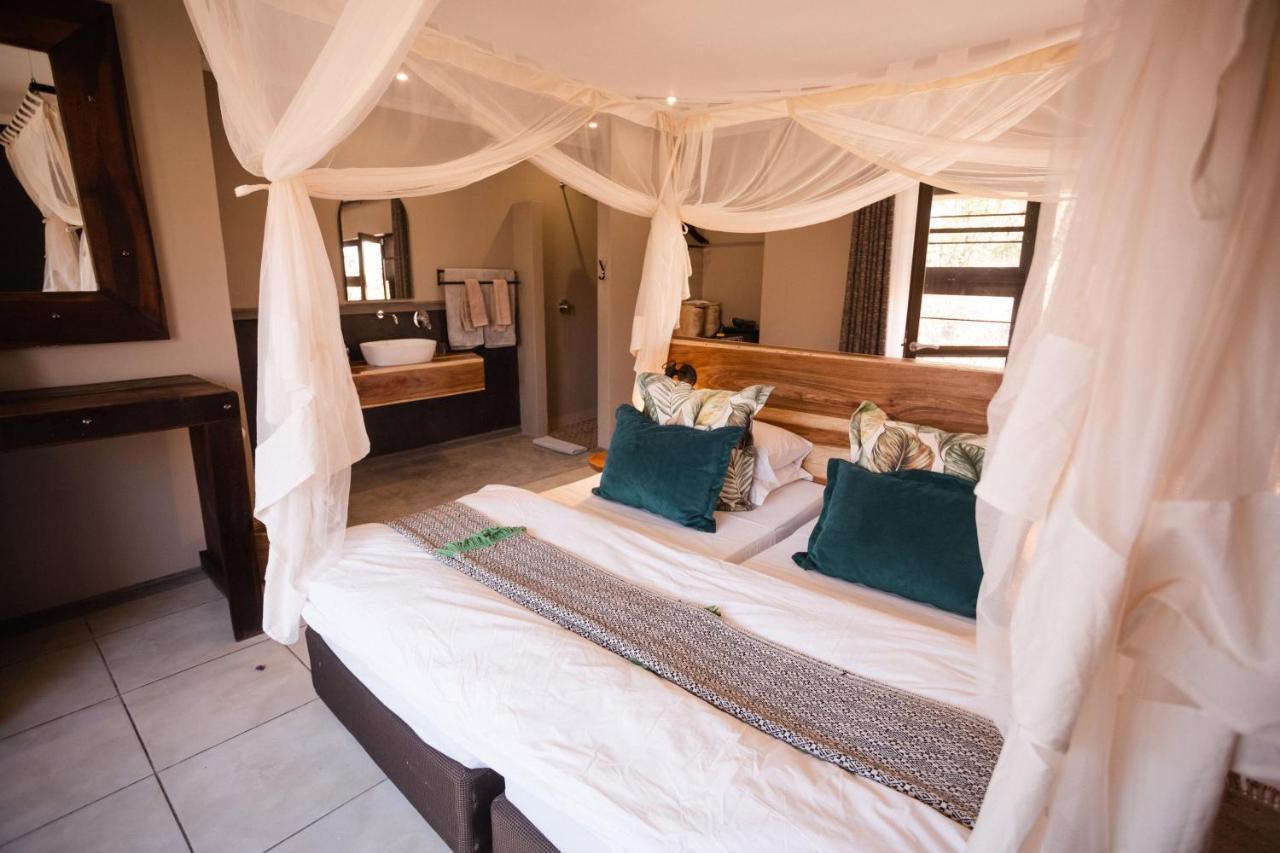 Toshari Lodge Okaukuejo Extérieur photo